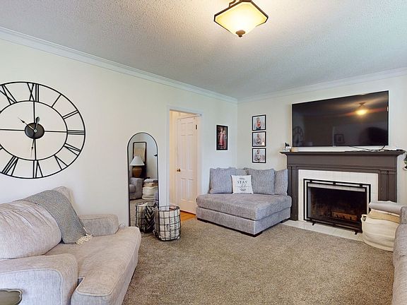 5th image of 113 Country Club Dr