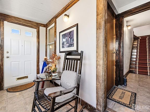 5th image of 46 Norwood Ave