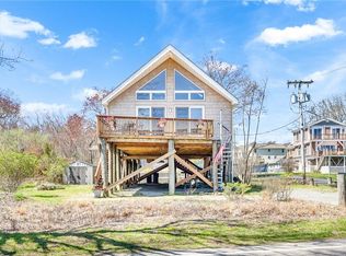 91 Bonnet Point Rd, Narragansett, RI 02882