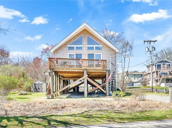 91 Bonnet Point Rd, Narragansett, RI 02882
