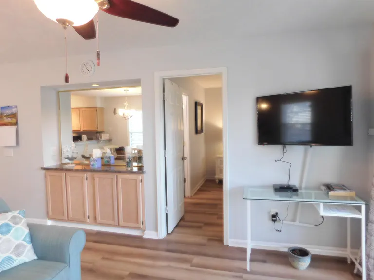 521 White River Dr #21F — Photo 13
