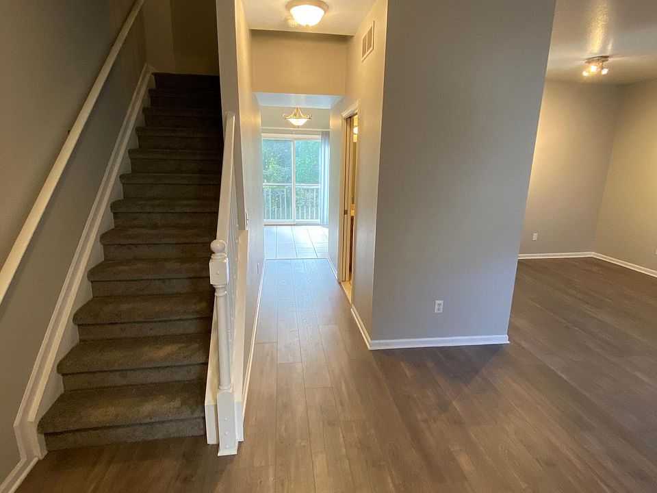 1st image of 912 Creekwood Ln