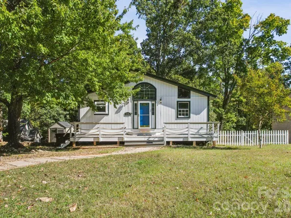3106 Point Clear Dr, Tega Cay, SC 29708