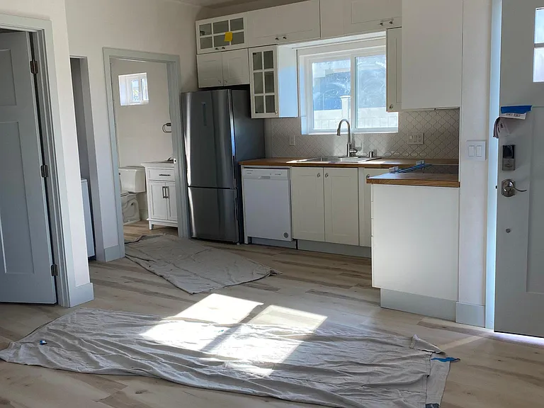277A Viking St — Photo 6