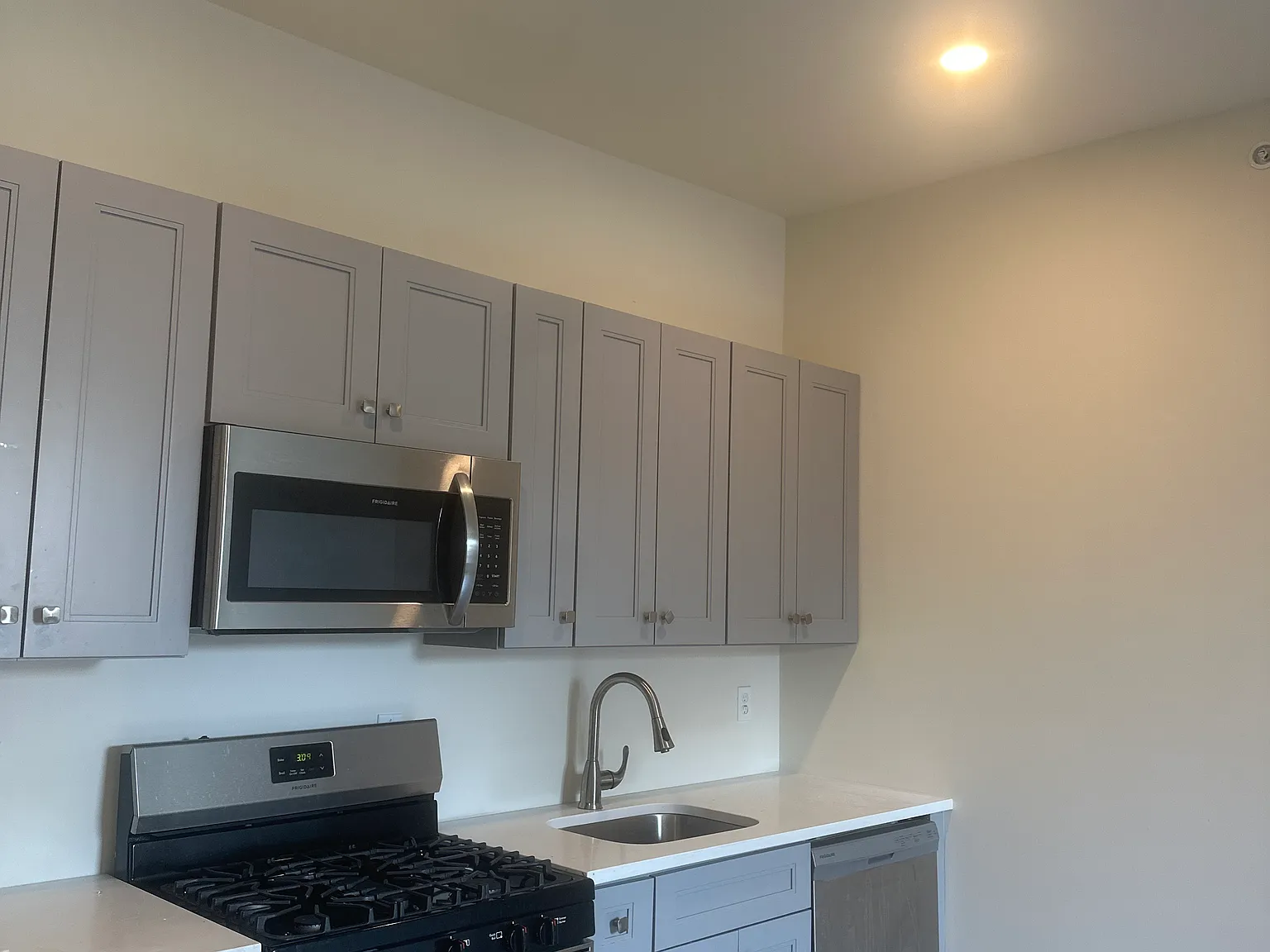 1 bed, 1200 sqft, $1,525 — Photo 1