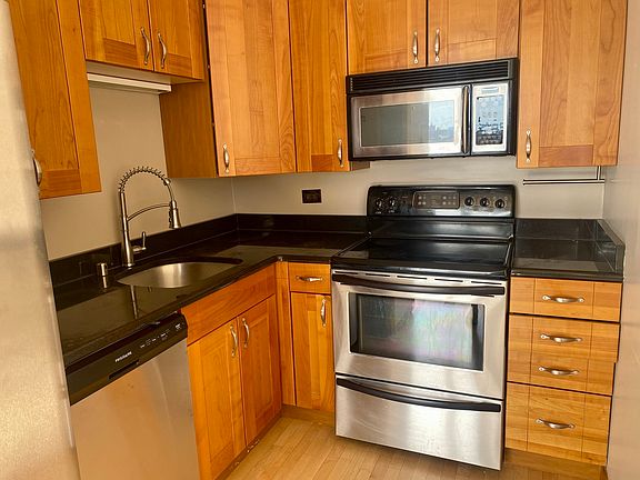 4th image of 655 W Irving Park Rd APT 903