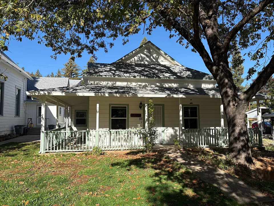 55 W Church St