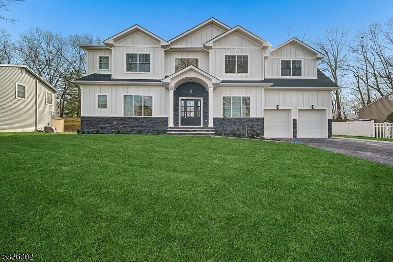 1st image of 22 Tuxedo Dr