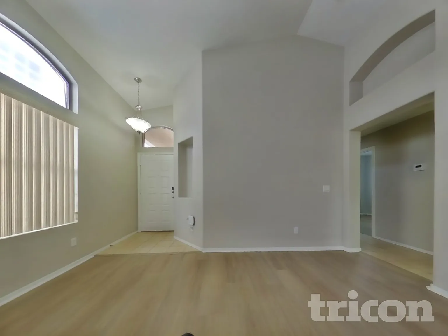1335 W Wahalla Lane Phoenix AZ — Photo 2