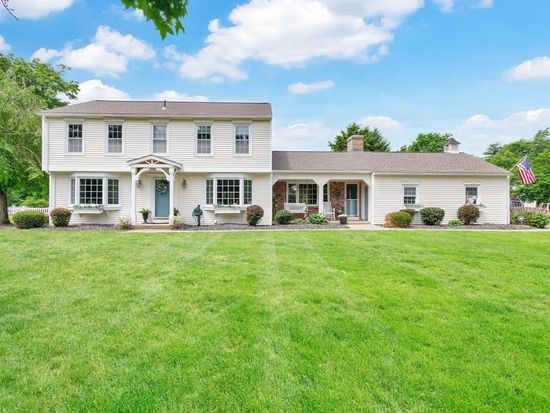 21 Millbrook Dr, Wilbraham, MA 01095