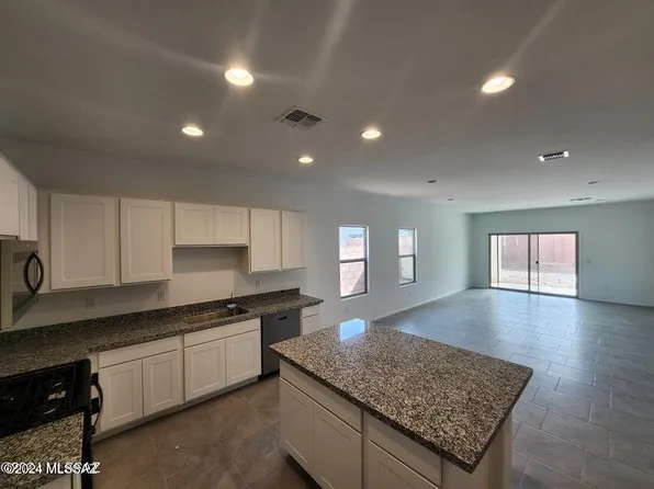 9720 E Gray Hawk Dr, Tucson, AZ 85730
