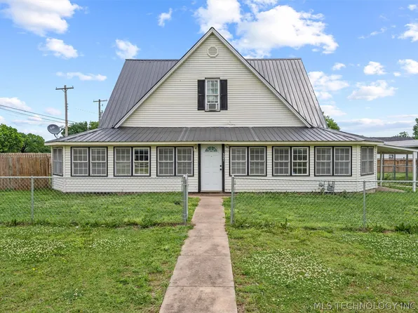 321 W 4th St, Barnsdall, OK 74002