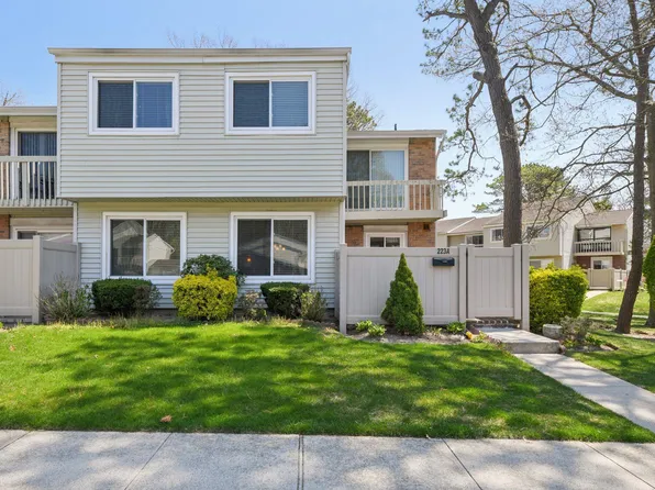 223 Springmeadow Drive #A, Holbrook, NY 11741