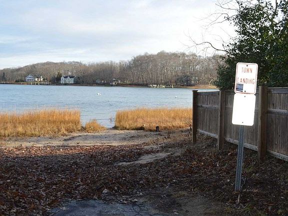 5th image of 14 Bay Shore Dr