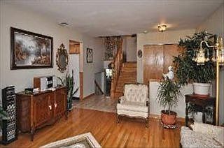 3rd image of 548 Bedford Ln