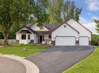 5476 Helena Rd N, Oakdale, MN 55128