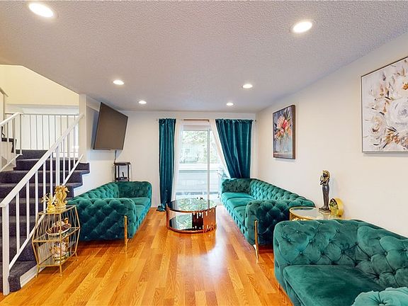 5th image of 11150 Glenoaks Blvd Unit 230