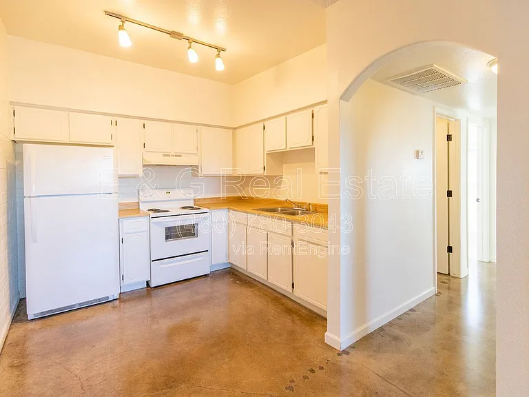 1343 W 3rd St — Photo 6