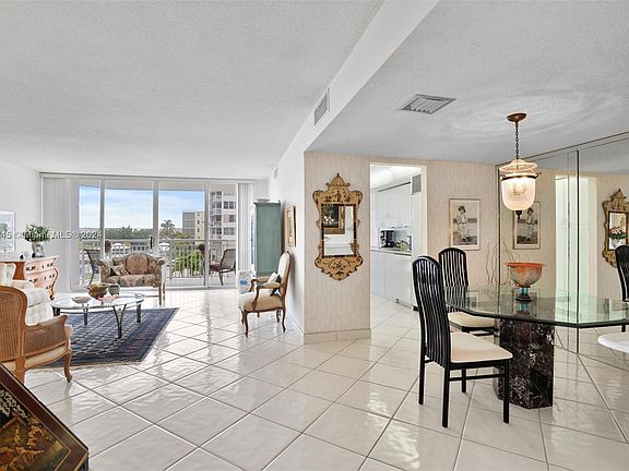 4th image of 18061 Biscayne Blvd Unit 304