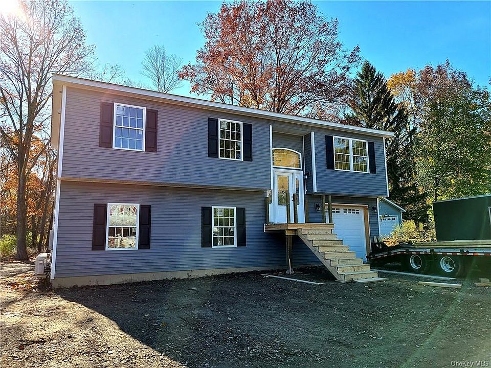 1st image of 4 Amato Ln