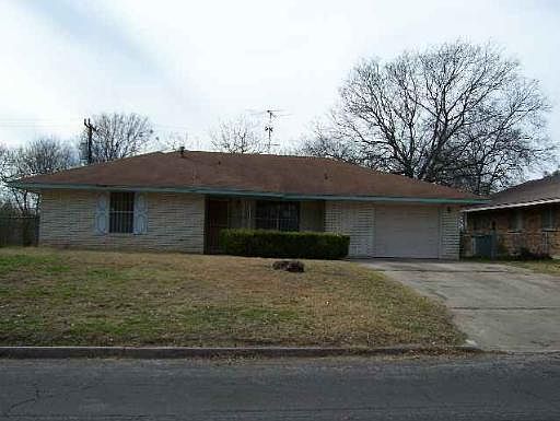 1st image of 211 UPLAND DR