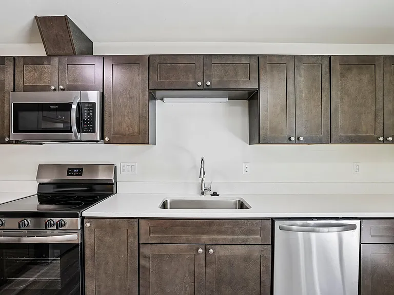 Midland Apartments — Photo 17