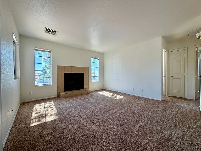 2704 Aarondavid Dr #C — Photo 5