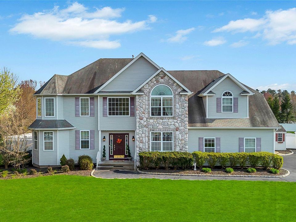1st image of 9 Monticello Drive