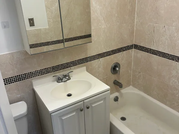 (undisclosed Address), Staten Island, NY 10304