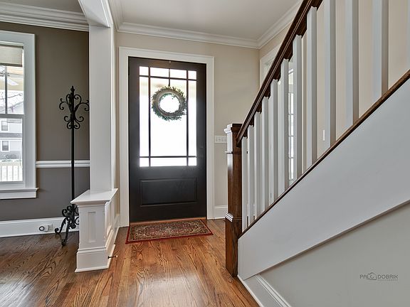 4th image of 326 Lake St