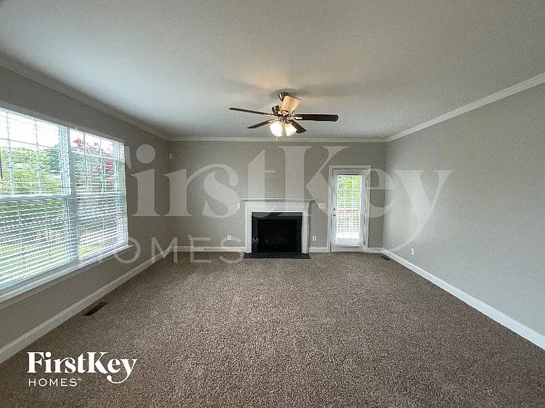 319 Ironwood Dr — Photo 2