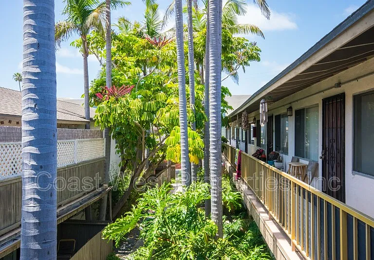 Mauna Loa Apartments — Photo 26