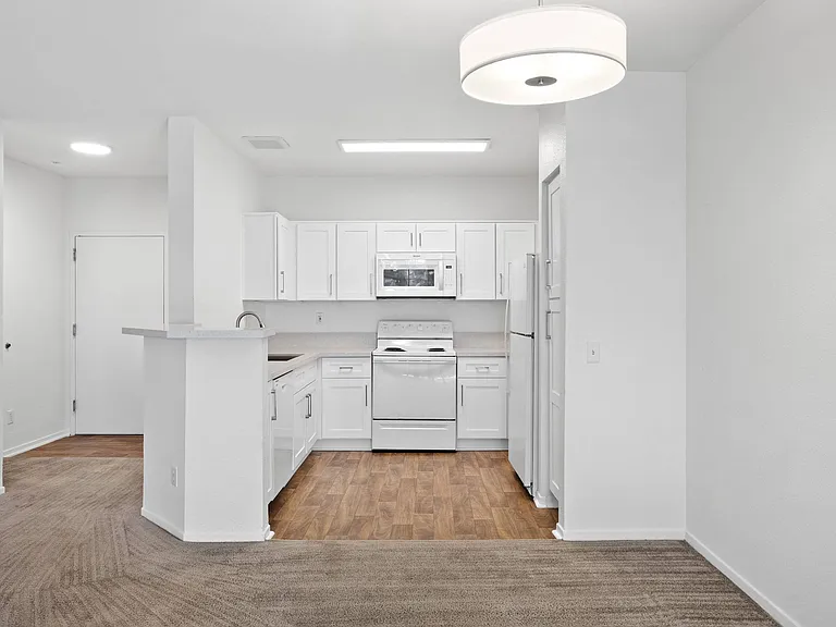 Costa Verde Village Apartments — Photo 50