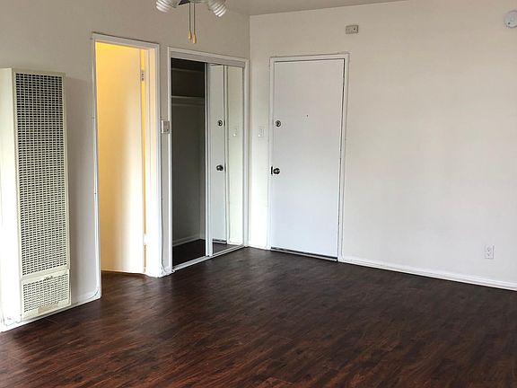 4th image of 2890 Leeward Ave APT 209