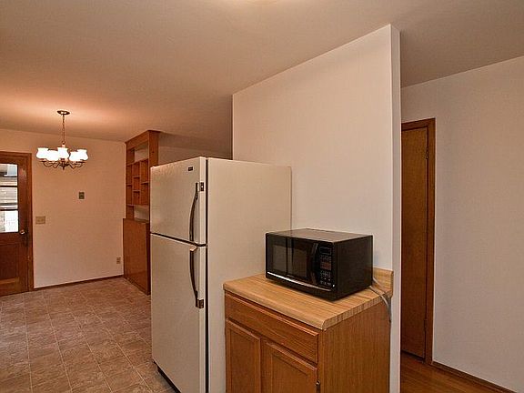 4th image of 47 Hoe Cake Ln