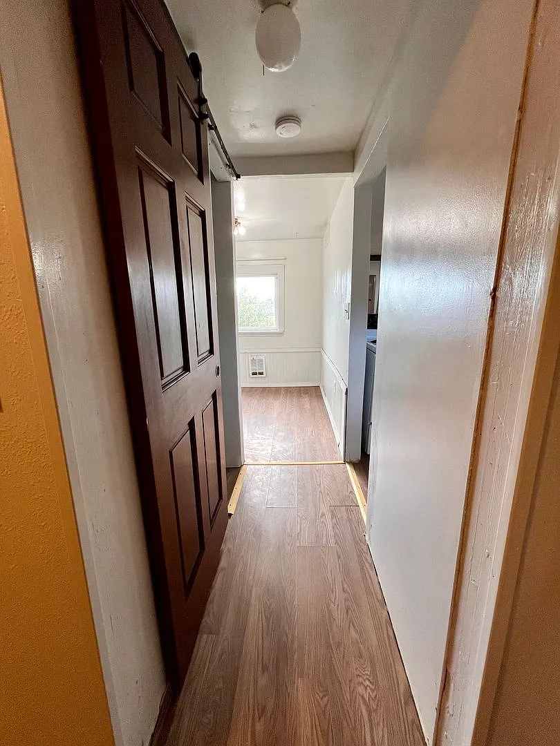 Non-Refundable & Security Deposit Total: $925.00 — Photo 4
