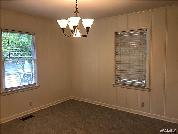 4th image of 326 30th St E