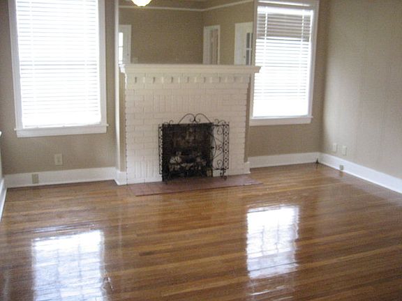3rd image of 3003 Drummond St
