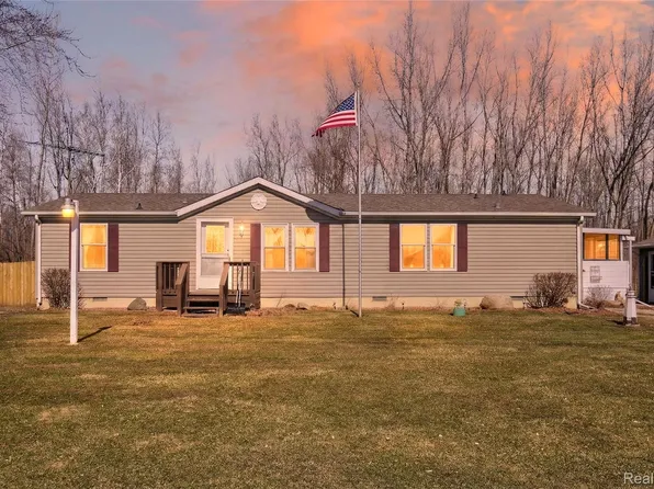 700 Obrien Rd, Mayville, MI 48744