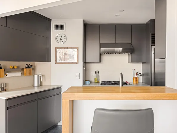 200 Chambers Street image 4 of 21