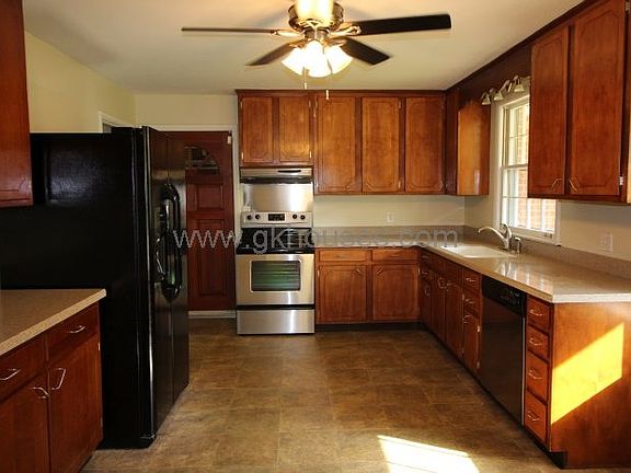 4th image of 1004 Edwin Warner Dr