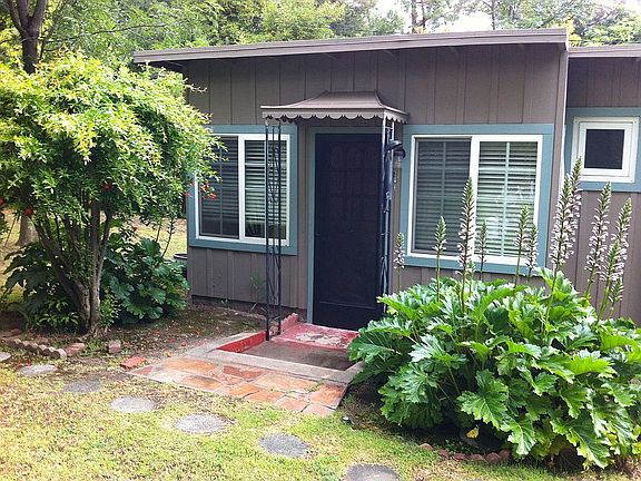 4th image of 425 Manzanita Ave