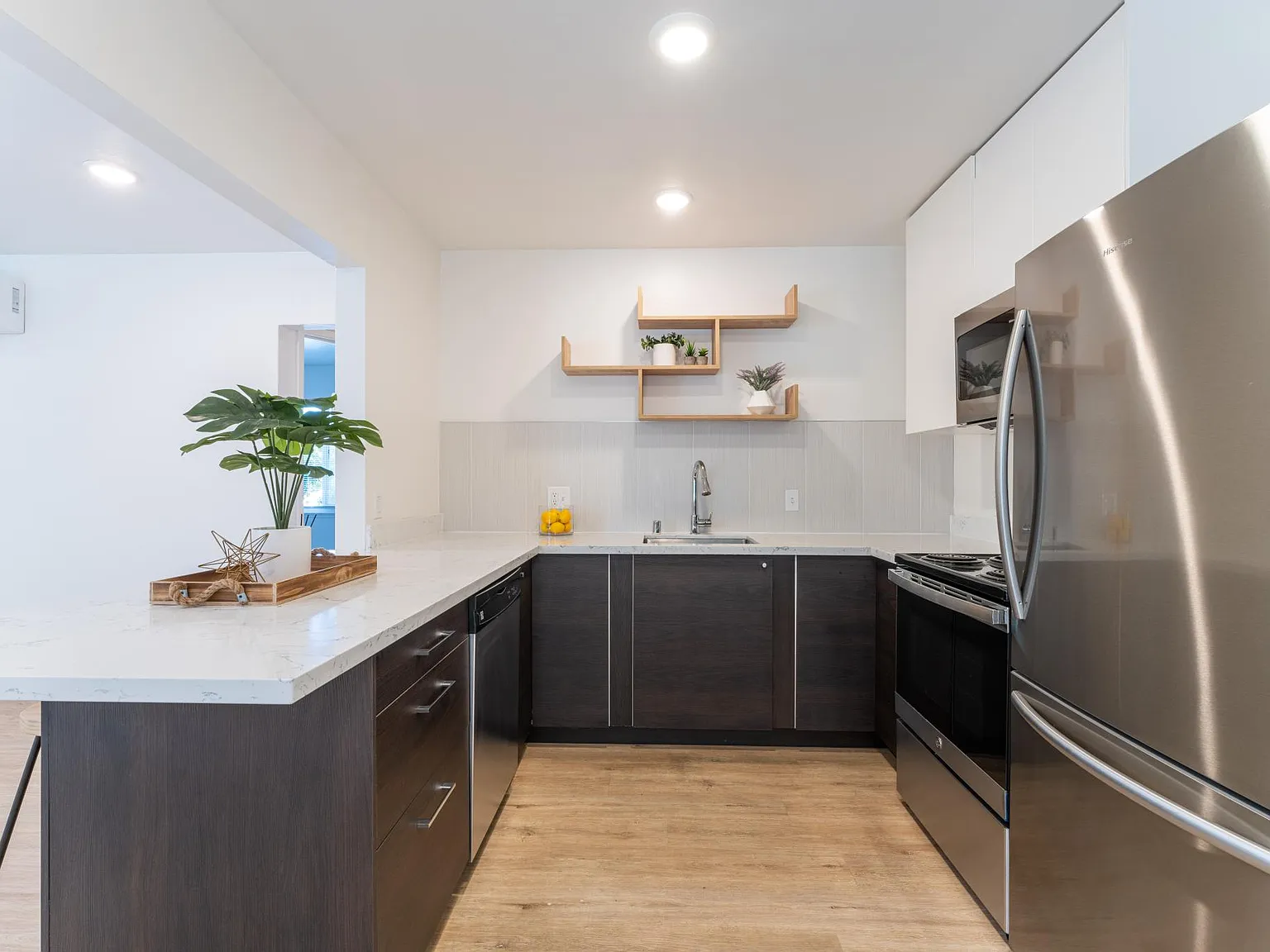 1 bed, $2,975 — Photo 2