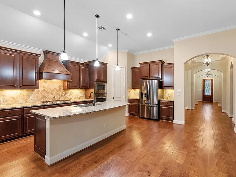 208 Maxwell Way — Photo 8