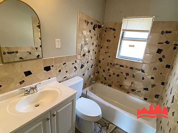 5th image of 874 Castlewood Ave