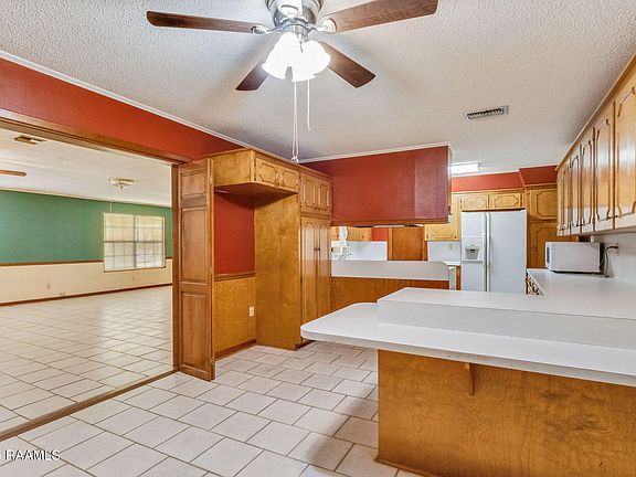 5th image of 209 Norman Dr