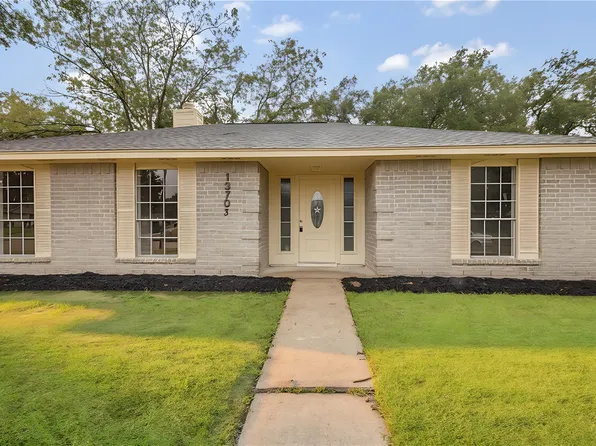 13703 Cologne Dr, Houston, TX 77065