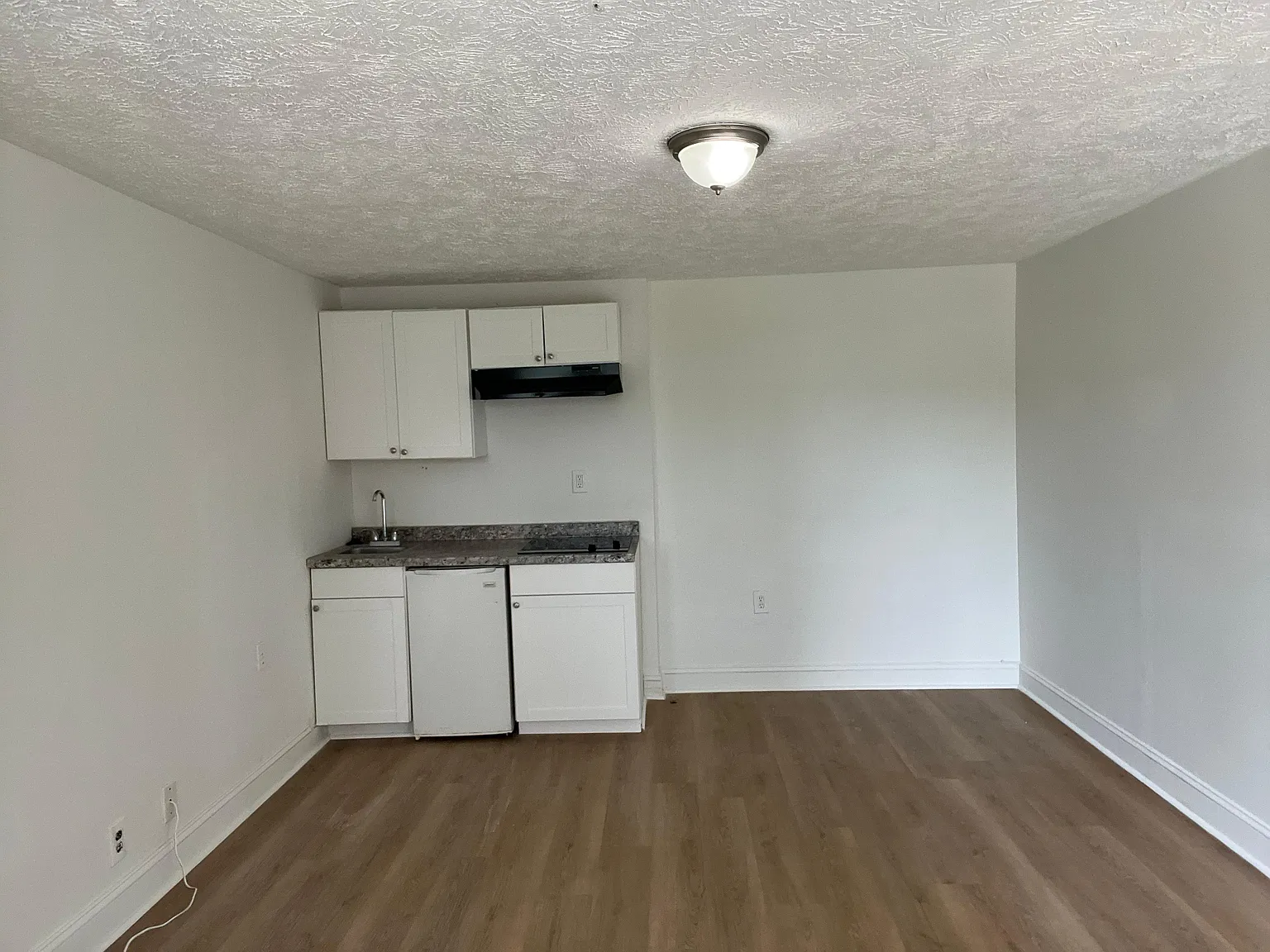 Studio, $950 — Photo 4