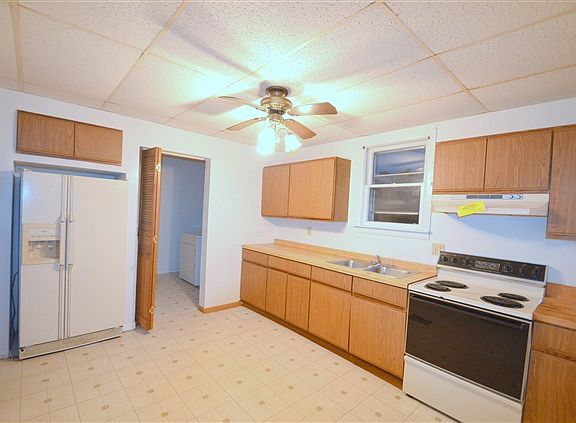 2nd image of 709 Fairview St