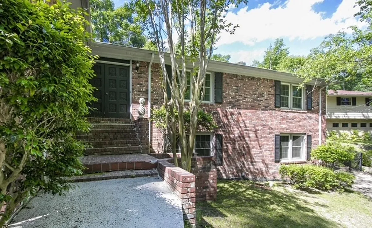 Building Photo - 1110 Slann Dr